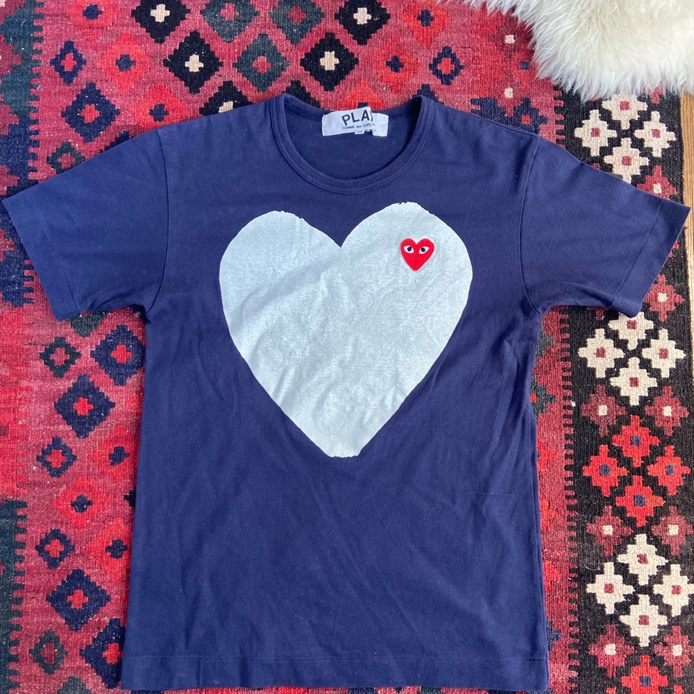 Play Comme des garçons Tshirt in size M